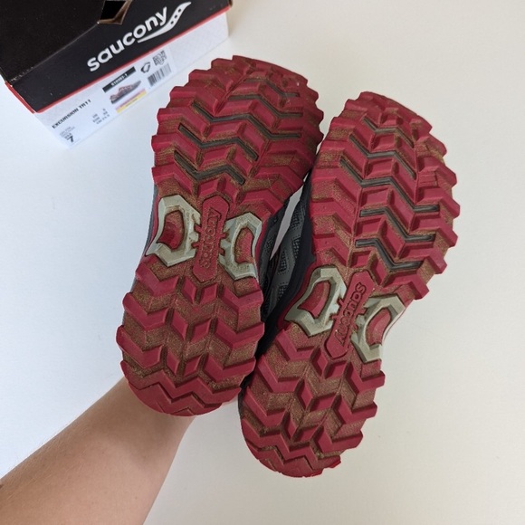 Saucony Trail Running Sneakers 7 wide - Picture 4 of 5